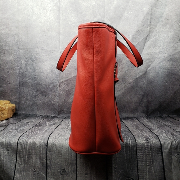 NEW JM New York, Tablet pocket, many pockets inside Red not bright - Picture 6 of 10